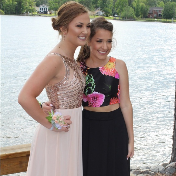 Prom - Picture 3 of 5